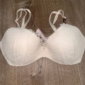 Victoria Secret Lace Push-Up Bra - White
